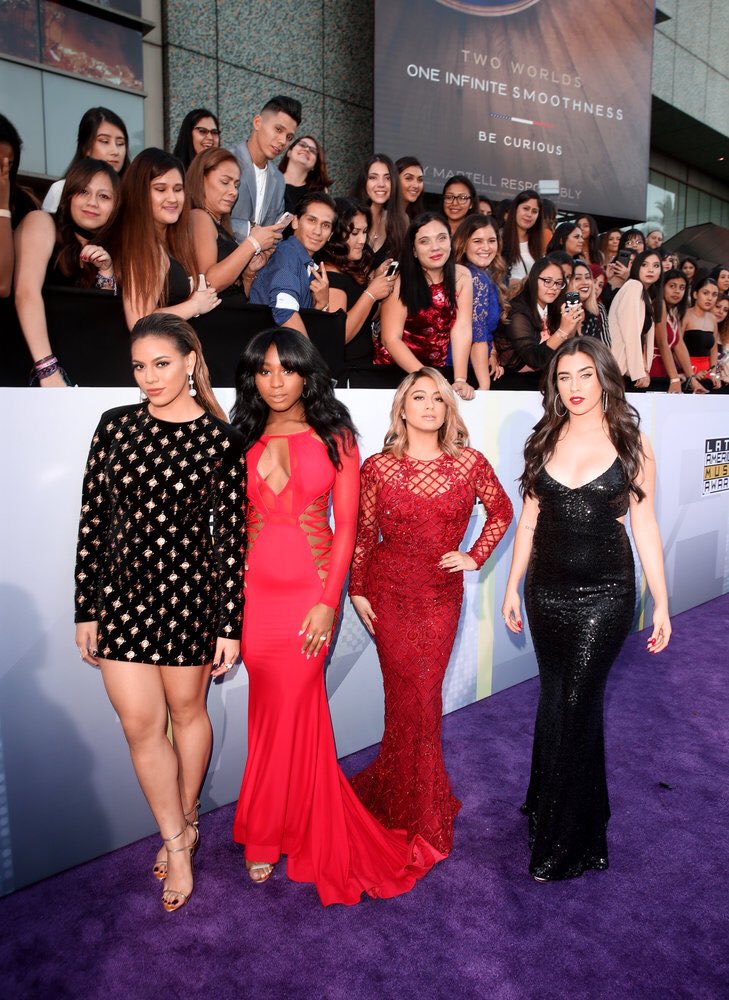 FifthHarmony's tweet photo. Anoche 🌹 #LatinAMAs https://t.co/x3xa4lSpJ3