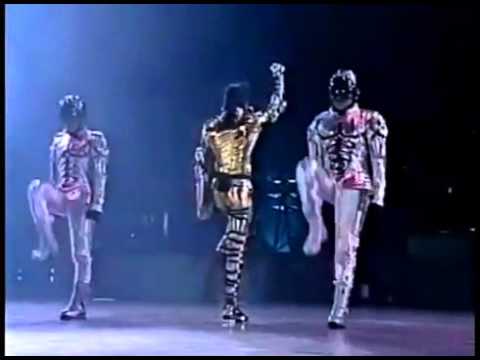 MJJCommunity's tweet photo. #MJOnStage
#MichaelJackson plays the 1st of 2 nights at the #MerdekaStadium in #KualaLumpur (Malaysia) during the #HIStoryWorldTour https://t.co/fMdDwINZSs