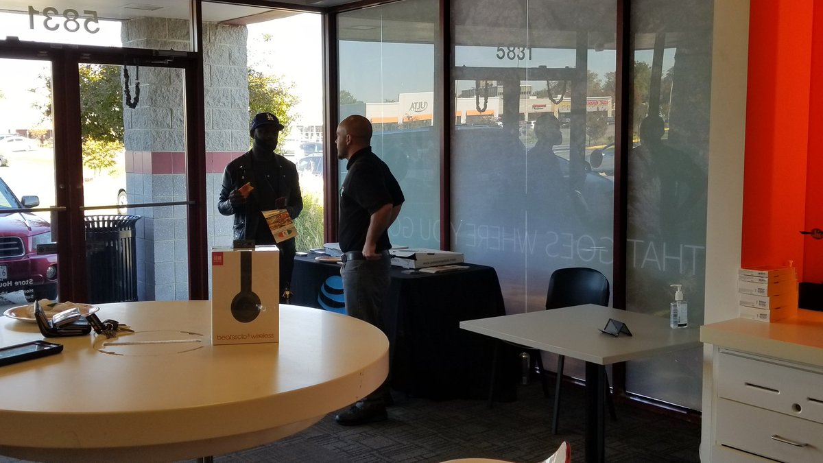 Baileys5831's tweet photo. Paisano's in the house !!!! @BallerzMike @WhitFaris @404girl https://t.co/5VNd0ZyhT6