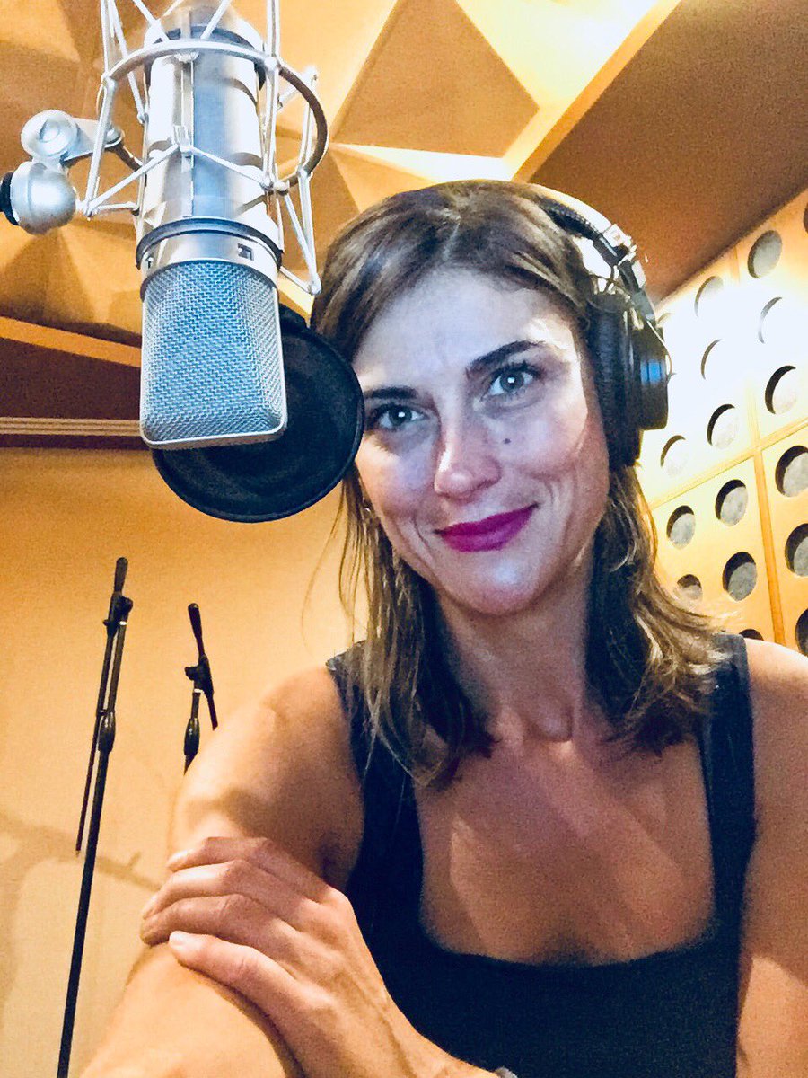 CarmeLaDiaL's tweet photo. Cerrando el chiringuito
#MicroOff
#LosMicrófonos
#Locución https://t.co/BqNJqGvPdy