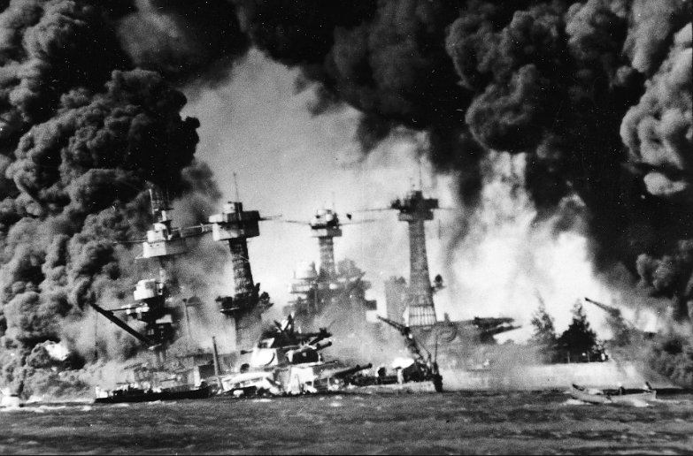 FancyFrance1792's tweet photo. Our heart goes out to 🇺🇸 after #pearlharbor Japan will pay! #axisgoingdown Stay strong, France is here for you! #alliesforever https://t.co/sLTnrveAVP