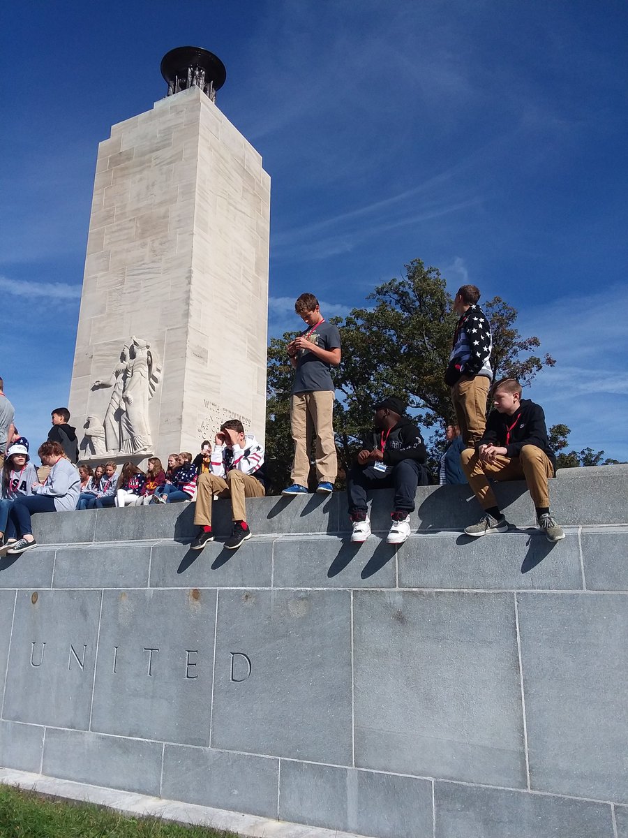 LearwoodDCTrip's tweet photo. Gettysburg adventures! #bus6rocks https://t.co/uACU7w1O9U