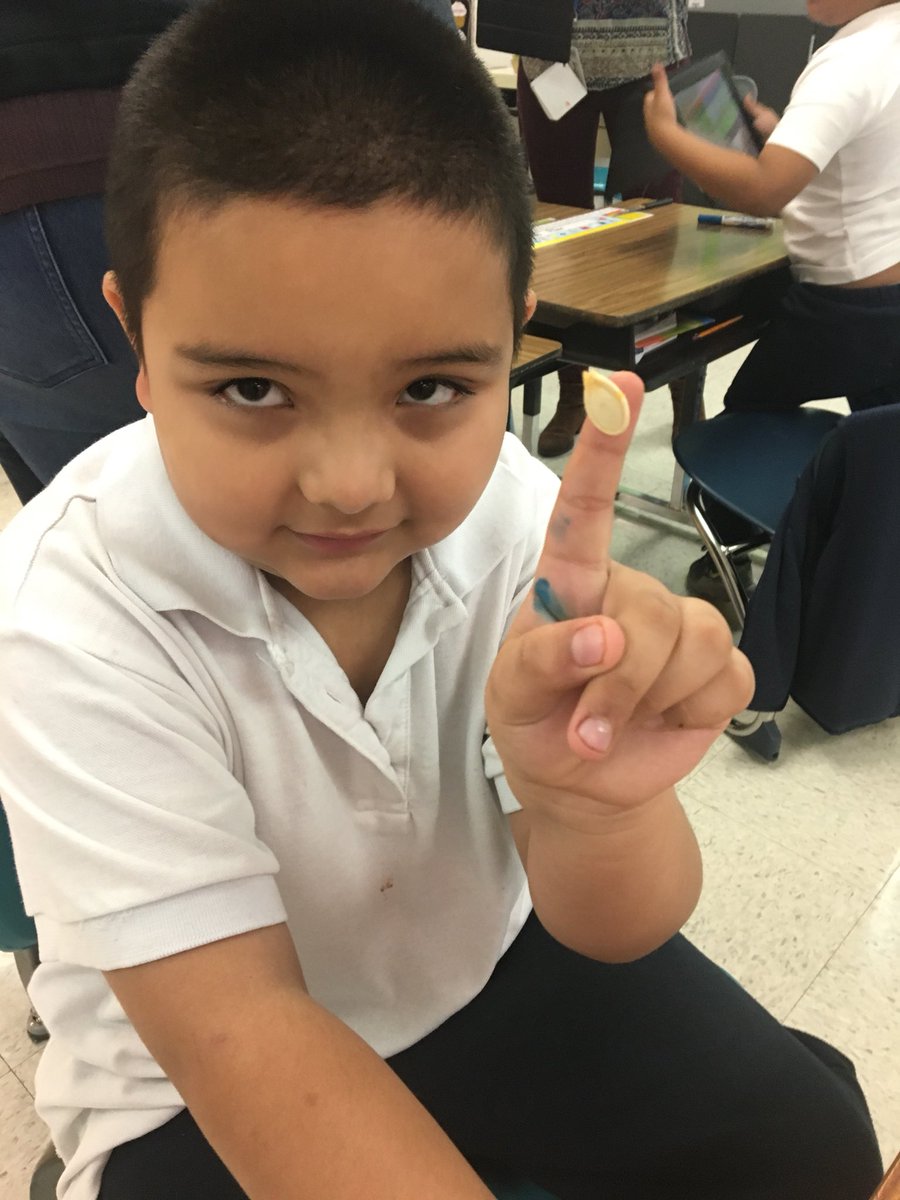 stepholson44's tweet photo. Getting the seeds and guts out before we carve our pumpkins #D83Spartans https://t.co/RYyLUJx3Ps