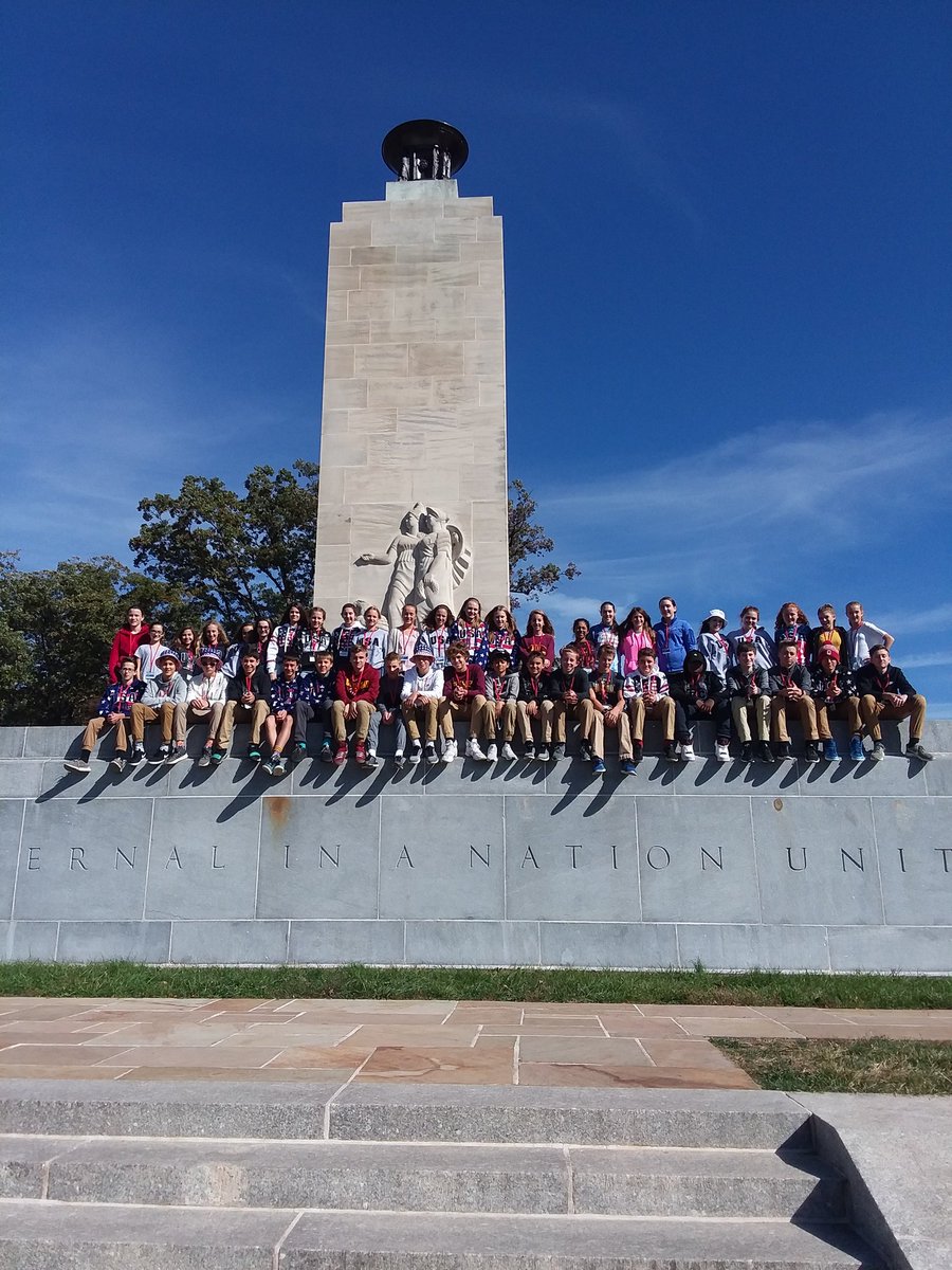 LearwoodDCTrip's tweet photo. What a great group of students! They are learning so much! #bus6rocks https://t.co/F8k33kS7bl