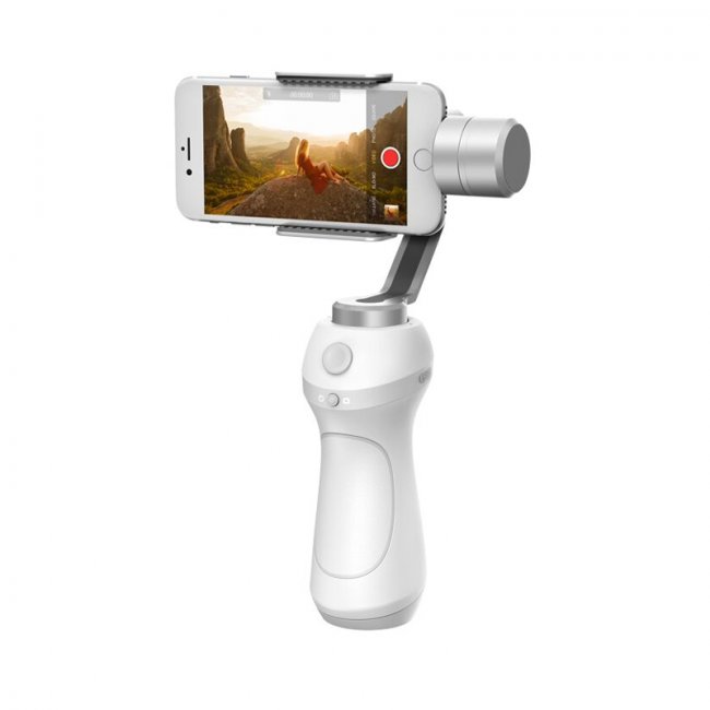 LaboFnac's tweet photo. [OBJETS CONNECTÉS] Le #VimbleC de #FeiyuTech stabilise smartphones et action cam → https://t.co/Jbe1pY1iVB https://t.co/i0G78aYat3