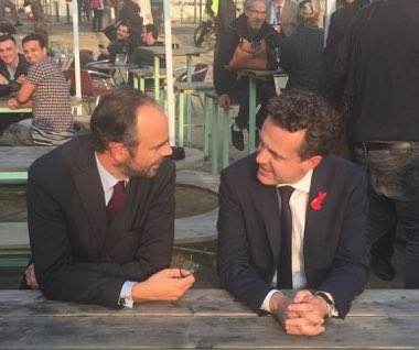 ChristopheBechu's tweet photo. Avec @EPhilippePM déambulation dans les rues d’Angers au contact des Angevins #WEFAngers #ConnectedWeek #Angers https://t.co/c5k9Hcjh1Y