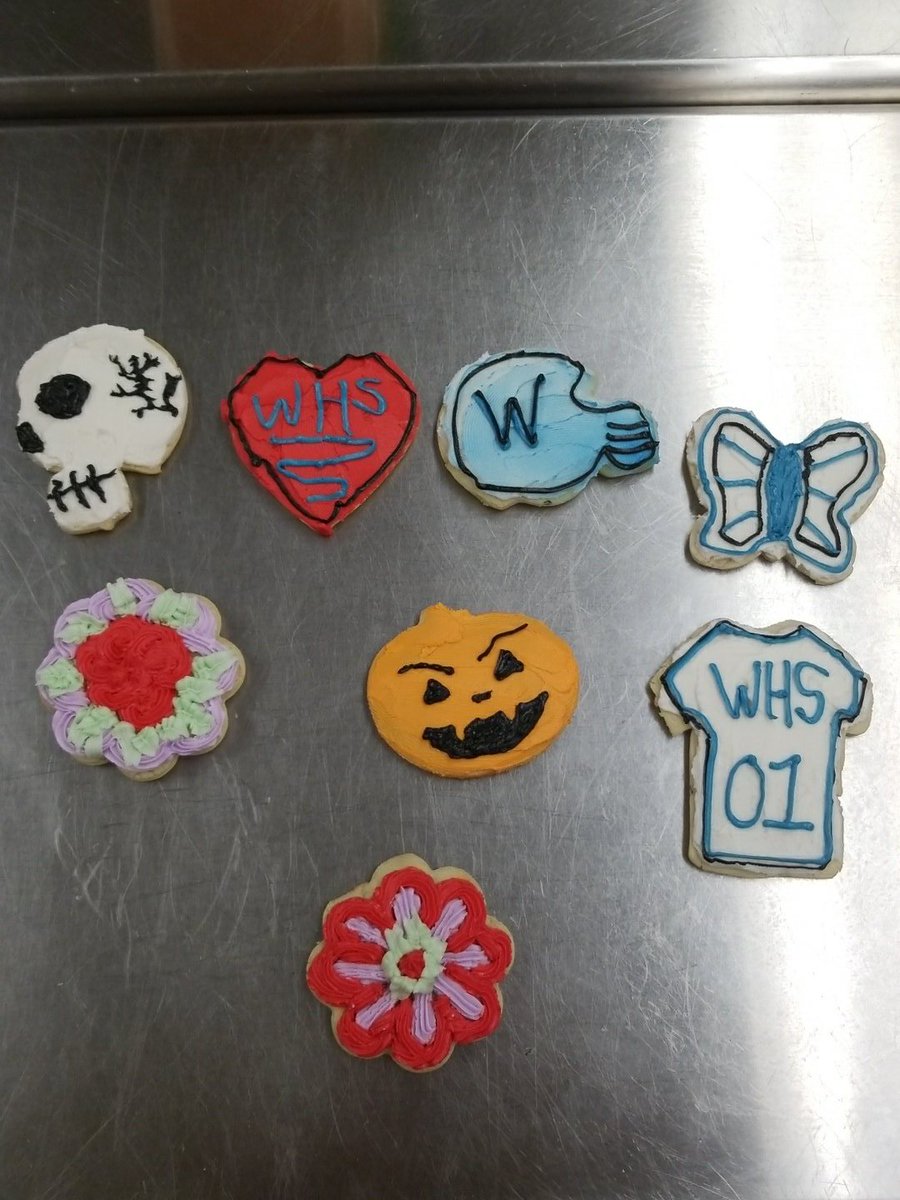WHSProStart's tweet photo. Come to our booth at the walk for Paige. For one ticket you get to decorate a sugar cookie. All proceeds go to Paige. #TeamPaige https://t.co/6F3qTjGi7m