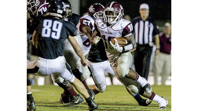 liziarbogast's tweet image. PREVIEW: It's almost time. @wildcatfootbal5 is set to host #Wetumpka for the region championship tonight: alexcityoutlook.com/2017/10/27/ben…