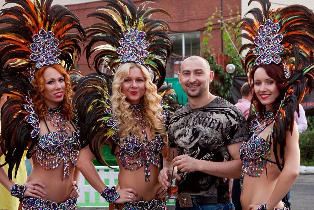 chernyiled's tweet photo. "Чёрный Лёд" -  Всю ночь вместе с вами MC LeXXX и его идеальные девочки!
Вечеринка "Парад невест" сегодня в  00:00
https://t.co/C7bBrz84tP https://t.co/njT7LFWEo9