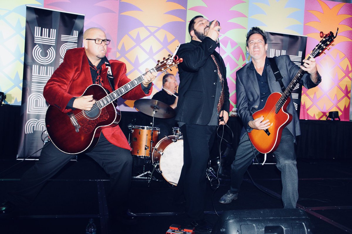 3piecerevival's tweet photo. 3 Piece Revival Rockin for a cause tonight! Run like hell event 7 to 11  at Xavier University. All money raised going to cystic fibrosis. https://t.co/jCNGG3CJLS