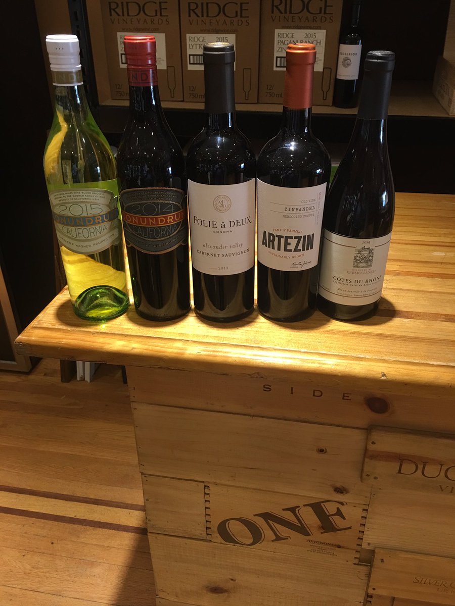brooklineFWS's tweet photo. We have beer and wine tastings happening tonight don't miss out 5-8p #onlyinboston #brookline #Boston #DrinkBoston #FreeInBoston https://t.co/dFm8GvP2PG