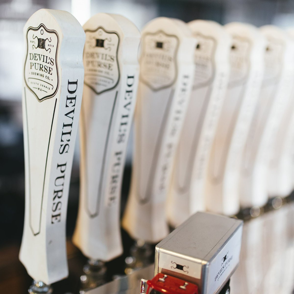 brooklineFWS's tweet photo. We have beer and wine tastings happening tonight don't miss out 5-8p #onlyinboston #brookline #Boston #DrinkBoston #FreeInBoston https://t.co/dFm8GvP2PG