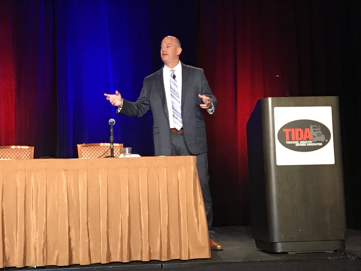 kevinchignell's tweet photo. David Goldstein is tearing it up at #tida2017 concerning dermatomes related to traumatic disc injuries.  Incredible! https://t.co/QLtSMjZM7y