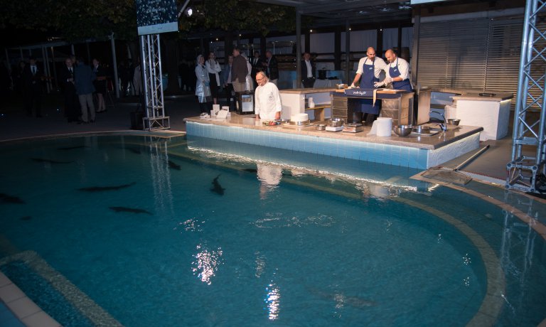 identitagolose's tweet photo. Sperimentato da @marcosaccochef un nuovo metodo sostenibile di estrazione delle preziose uova di storione https://t.co/Fq3DL5khPz https://t.co/RBNrAJ571q