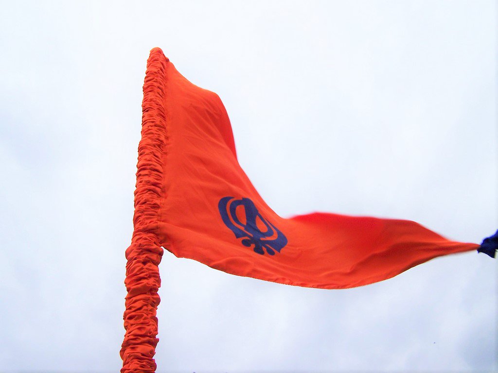 Pls attend #NishaanSahib #Seva at <a href="/sgsssouthall/">Sri Guru Singh Sabha Southall</a> Havelock Rd 10am tomorrow.
#Southall #SinghSabha #Khalsa #Sikhi #Khalsa #Sikhism #KingsFlag