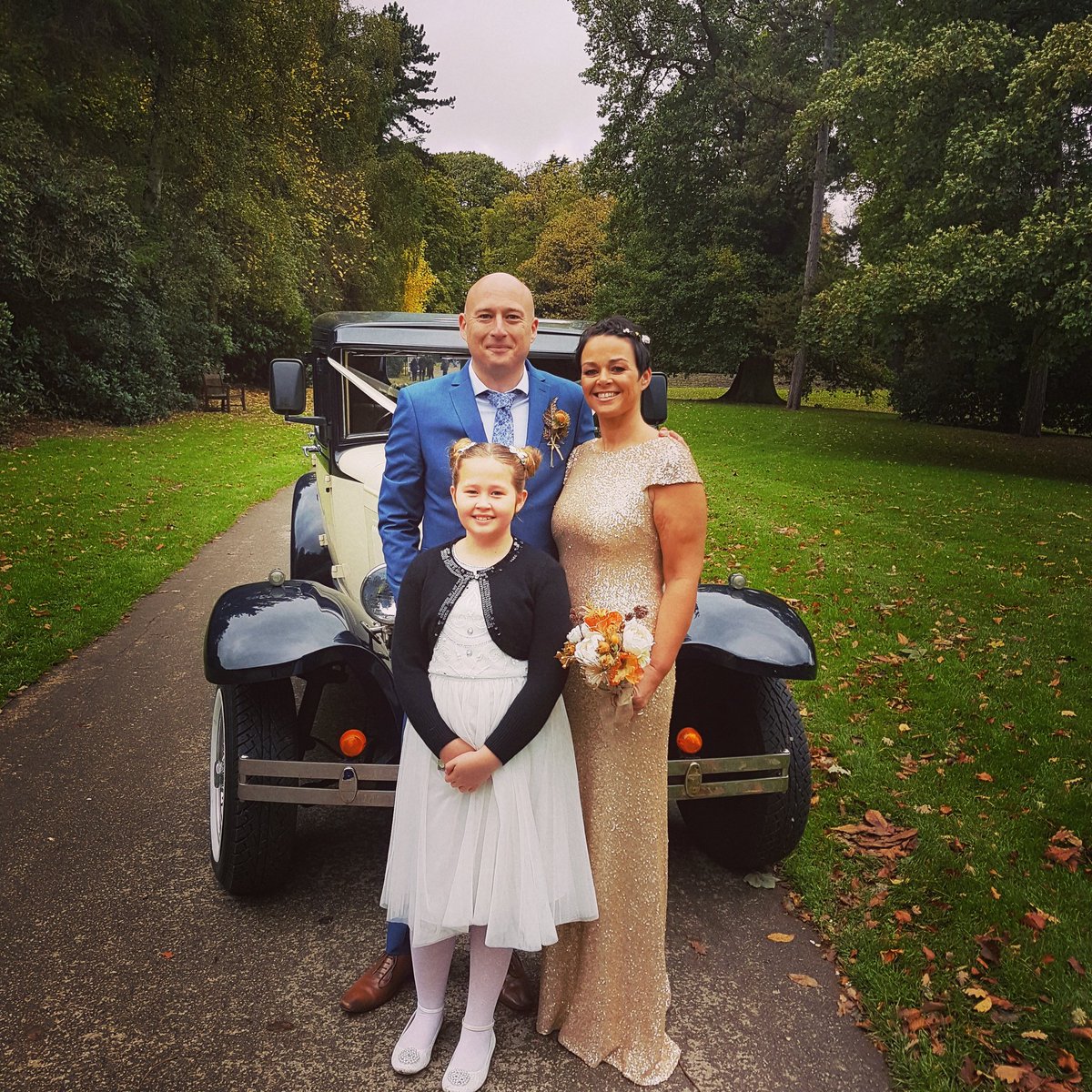SwimGarySwim's tweet photo. Family wedding last weekend #luckboy #family #girlfriend #daughter https://t.co/Bij3QrAIo3