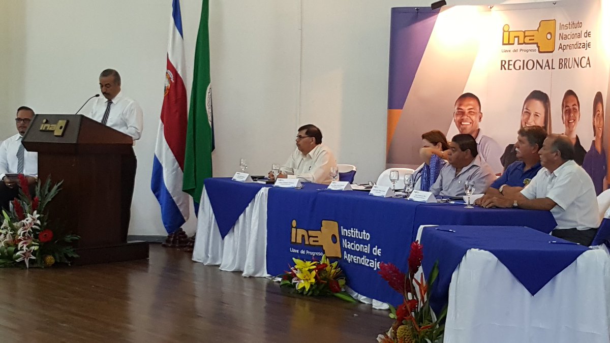 anita_chae's tweet image. .@minorrod: La única forma de salir de la pobreza es fortaleciendo el talento humano en las regiones.