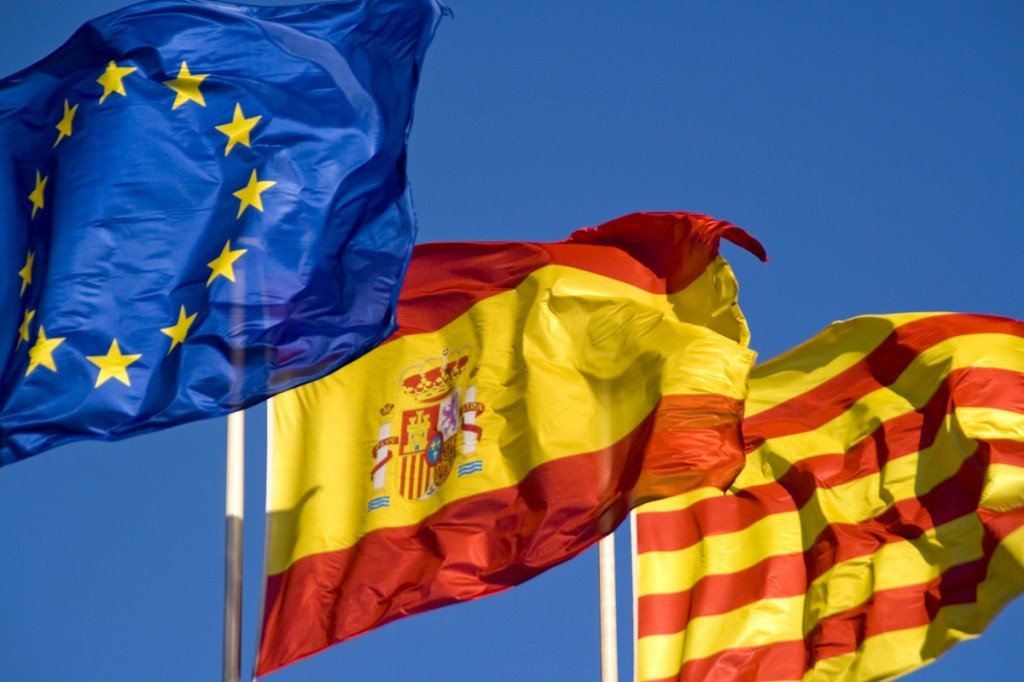 nikelodb's tweet photo. Sin mas que decir......las demás banderas que se han sacado los independentistas, basura y mentiras.....😤😤😤 https://t.co/rHC7R3JSSm