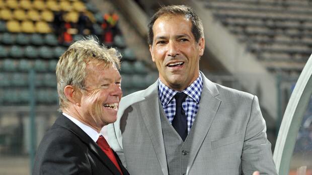 PlatinumStarsFC's tweet photo. Our coach Roger De Sa and the departed legendary referee Ian McLeod sharing a moment. #RIPIanMcleod https://t.co/pQKt7JL4kv