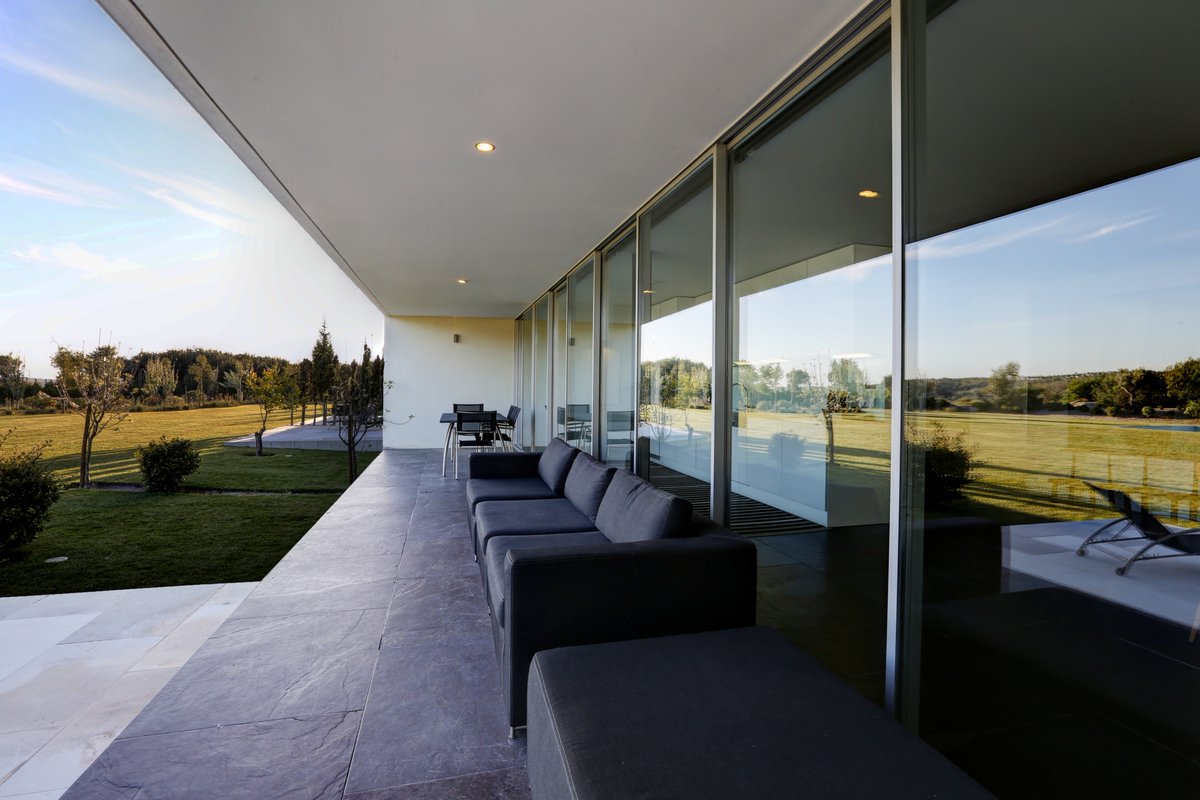 Follow our 9 tips to spend a perfect weekend!👉🏻 facebook.com/BomSucessoReso… … 💃🏻💃🏻
-Villa Dois Quartos \\Two-Bedroom Villa (123) by Souto Moura-