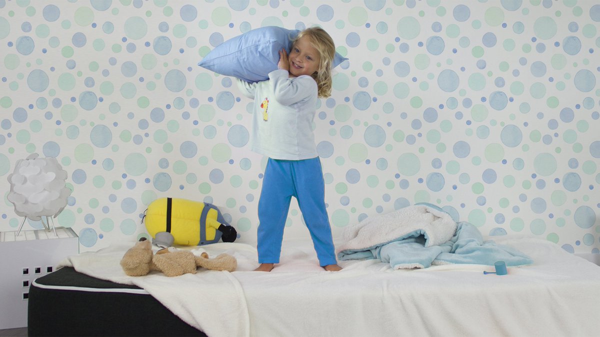 hellocouchbed's tweet photo. Pack it up, pack it in. Jump around (on the CouchBed). #hellocouchbed #playtimeperfect https://t.co/TzaHRmZj10