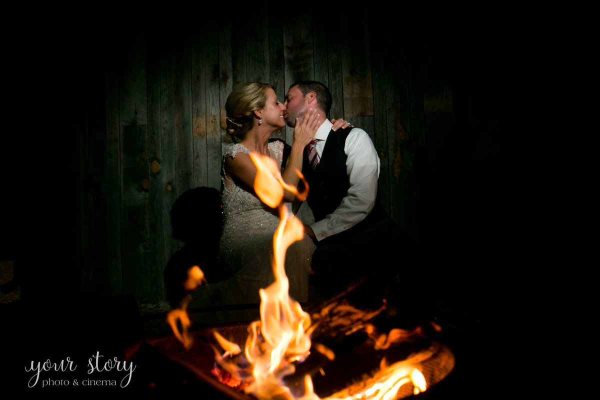 claricesbridal's tweet photo. We are totally swooning over Ashlee &amp; Erik's gorgeous fall wedding! Ashlee looked stunning in her @maggiesottero dress!  🍂❤️🍃
@ysstudios https://t.co/n6tL2NWRnM