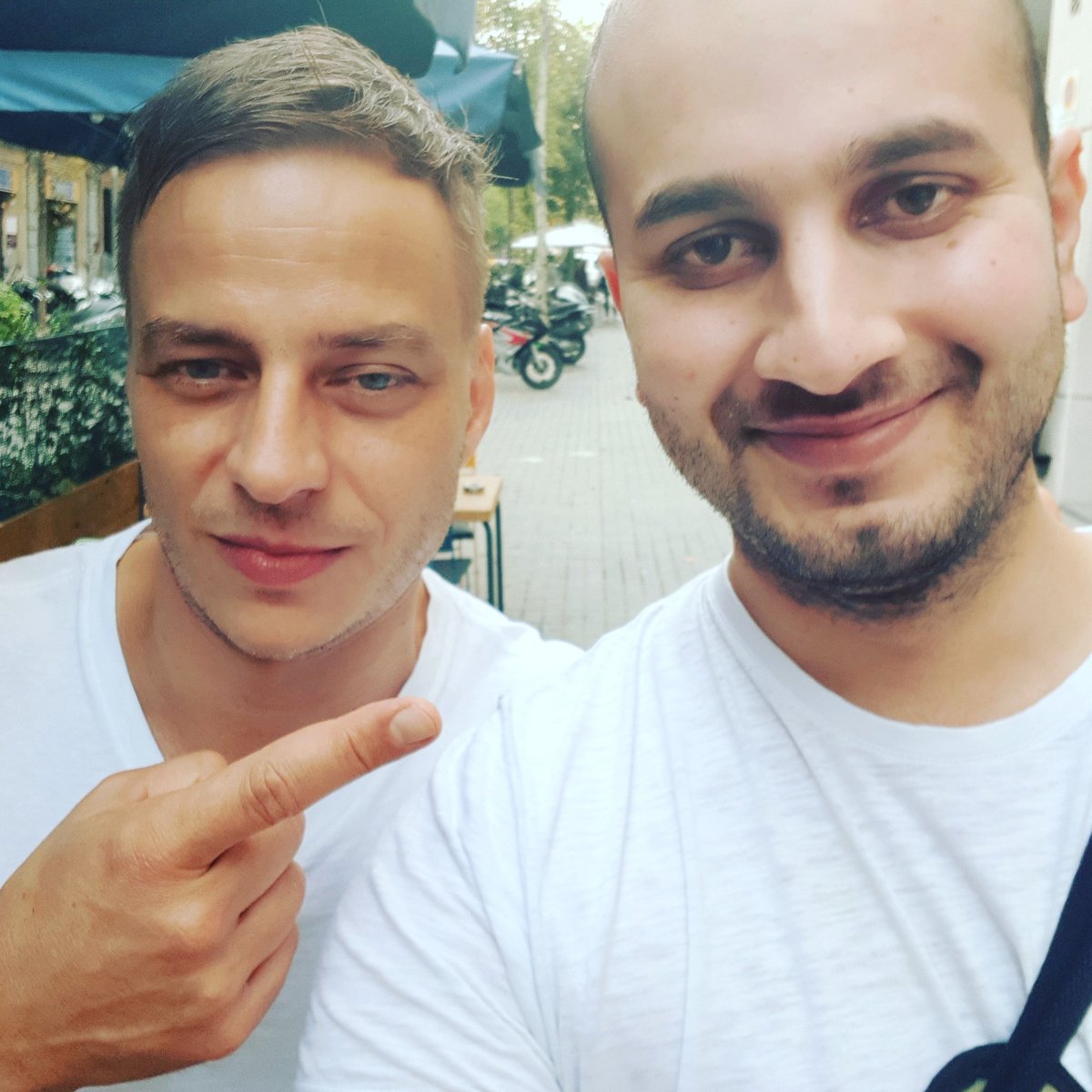 syedhaider0's tweet photo. Fan moment with jaqen h'ghar #GameofThrones #manyfacegod #Barcelona https://t.co/zwnbhgaR5b