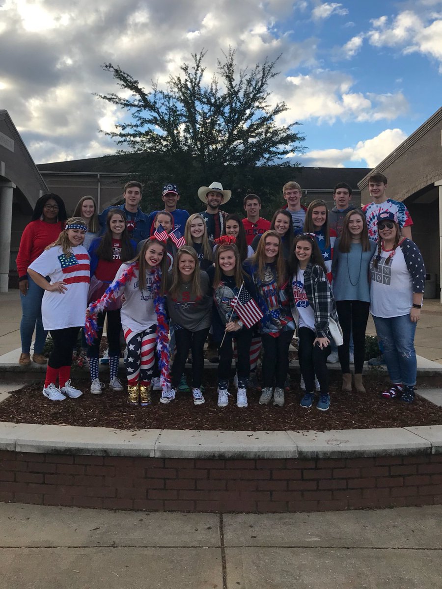 NorthridgeSGA's tweet photo. We don’t usually add RED &amp; WHITE to our BLUE, but when we do we love the jaguars too! 🇺🇸❤️🏈💙🖤 https://t.co/DWKhh493gR
