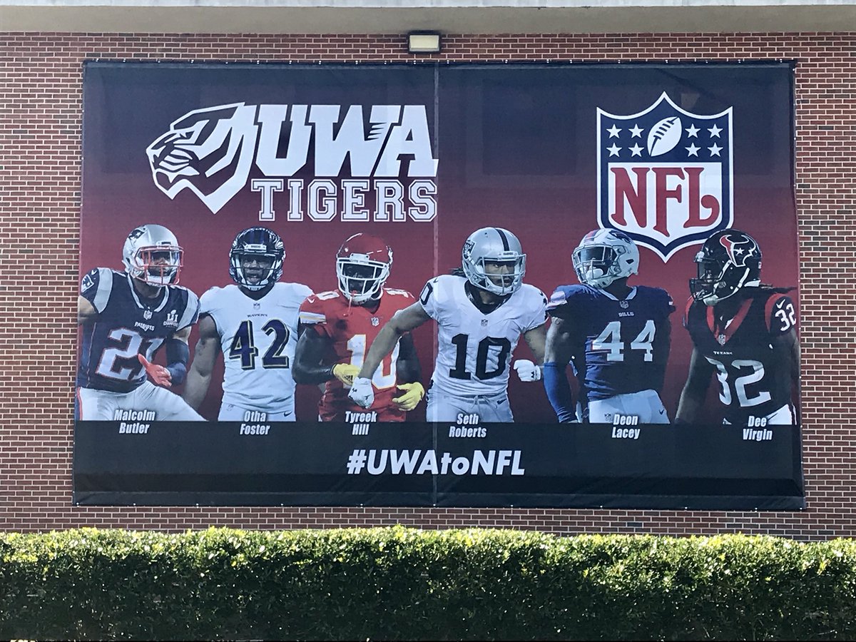 bgillilandUWA's tweet photo. Check out the new look! Proud of our Pros @Mac_BZ @ofosterIII @cheetah #DeonLacey @SethTRoberts #DeeVirgin You can get there from here! https://t.co/HaM4qsdiQx