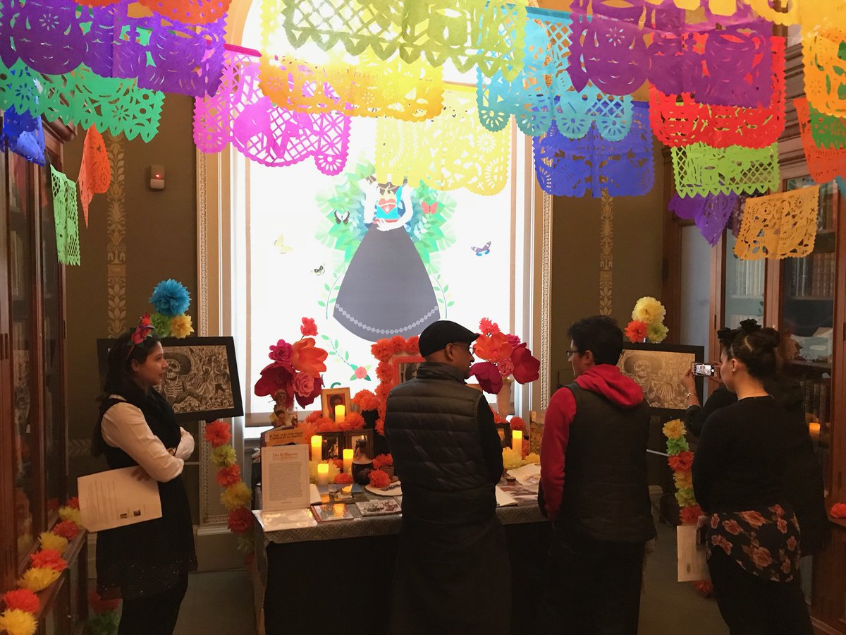 LibnOfCongress's tweet image. #LCHalloween Pop-up is now open! Ghost Stories, Harry Houdini, Día de Muertos &amp;amp; more.