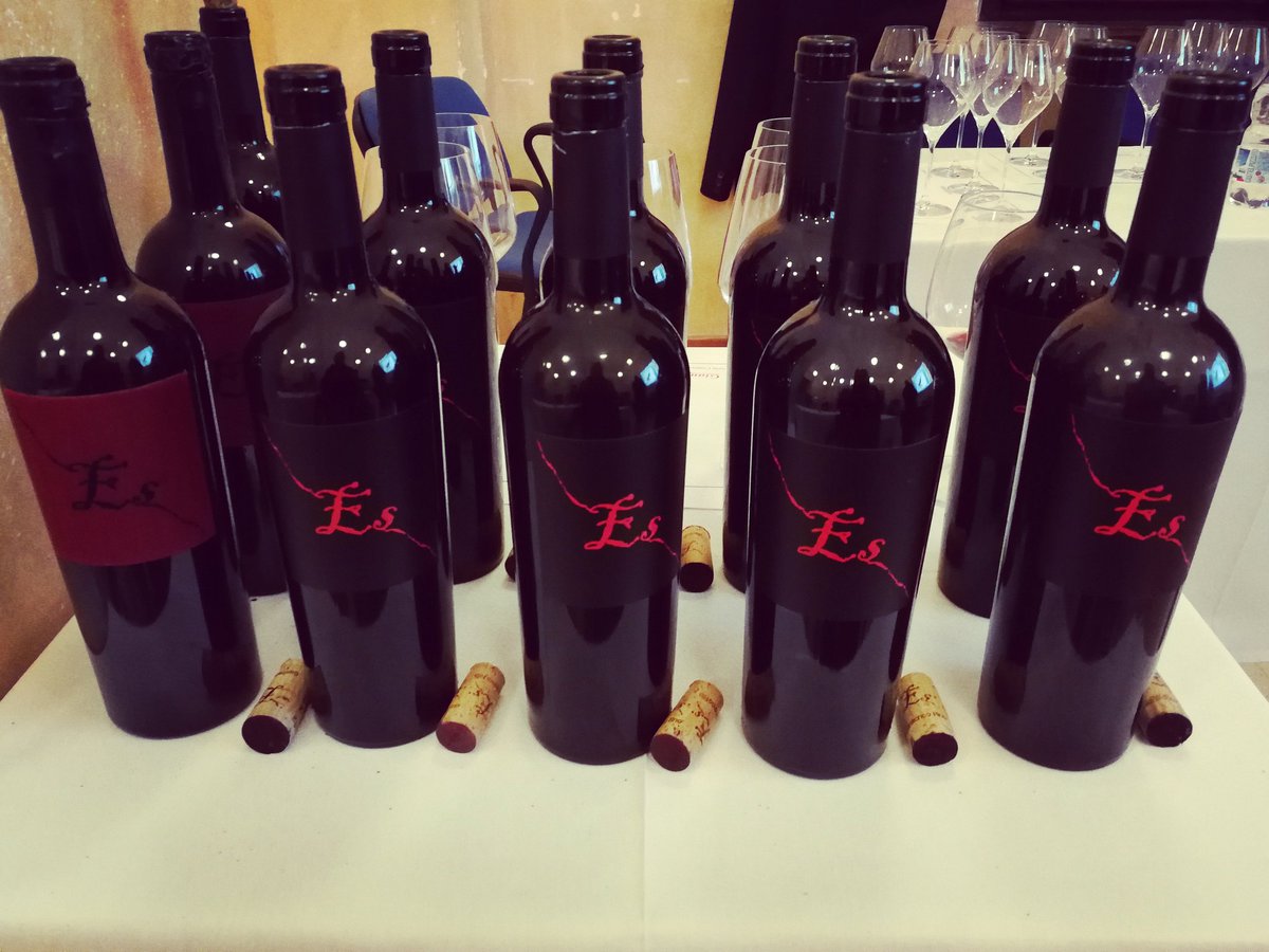 mirkoa77's tweet photo. #Verticale 2012/2015
@gianfrancofino ..ES..
#wine #winelover #winetasting  #winery  #instawine #sommelier #puglia #primitivo #manduria #ais https://t.co/FlPzTV71md