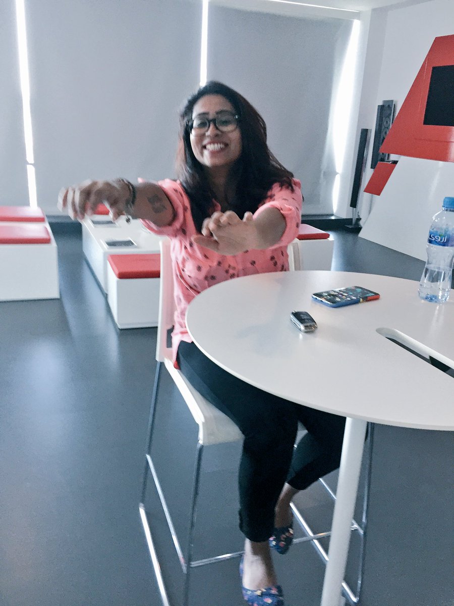 leroy87dacosta's tweet photo. @NovoCinemas @audisport @Tatianasilv01 @AudiMiddleEast @Audi @Dubai_Autodrome And moreso to the lovely & ever smiling @Tatianasilv01 for warmly welcoming her "dazed speedster"! β€οΈππ
#AtTheFinishLine https://t.co/HlWQtF8ENM