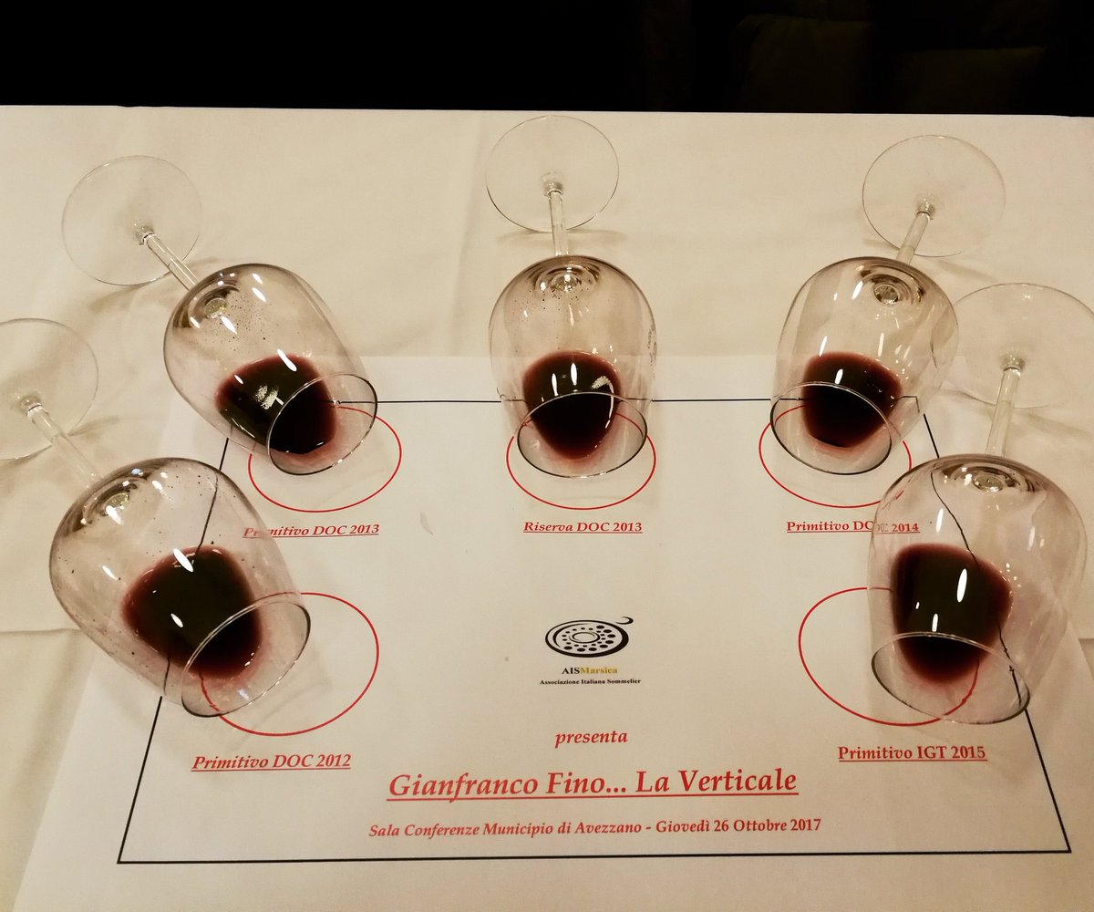 mirkoa77's tweet photo. #Verticale 2012/2015
@gianfrancofino ..ES..
#wine #winelover #winetasting  #winery  #instawine #sommelier #puglia #primitivo #manduria #ais https://t.co/pJvcq26SgK