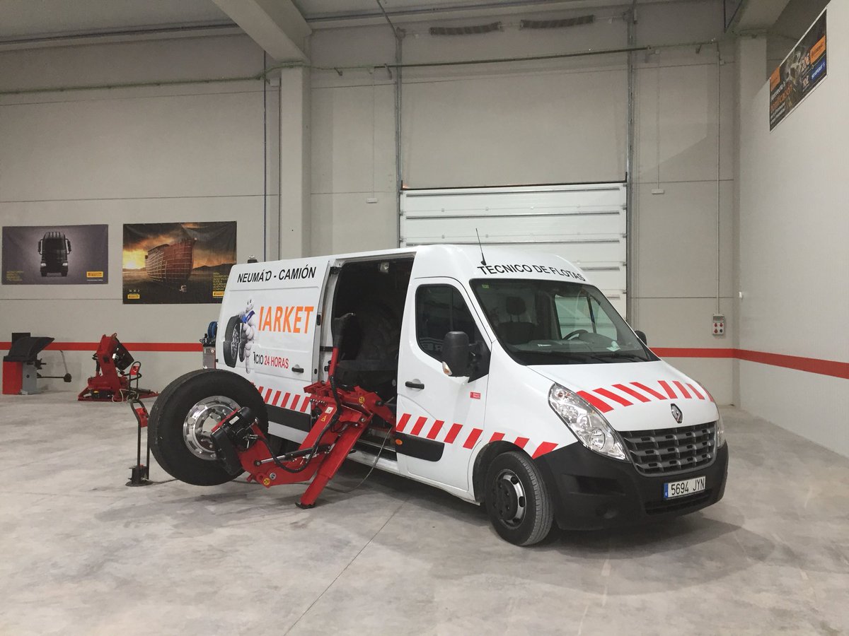 TyresMarket's tweet photo. Inauguración de las nuevas instalaciones de Tyres Market en la gasolinera Gasoilprice, entre La Almunia y Ricla. https://t.co/ynblnByfKb