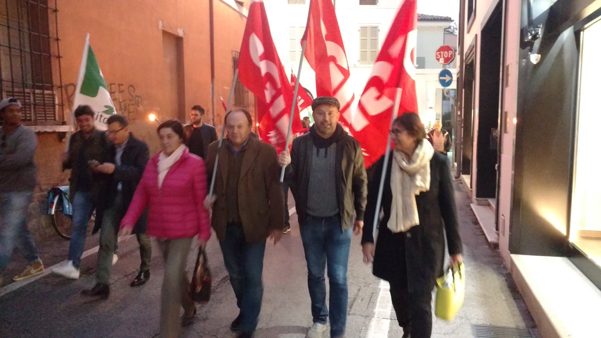 CgilRavenna's tweet photo. #27ottobre #Antifascista in tantissimi in centro a #Ravenna per dire NO a razzismo, inciviltà e squadrismo. https://t.co/TkTZJlQcu8