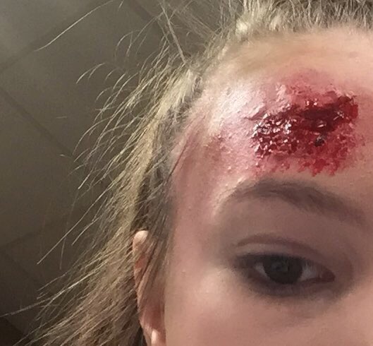PixiePixle's tweet photo. @Glam_And_Gore my little sister tried sfx makeup at school. What do you think? https://t.co/OlkuxiMlln