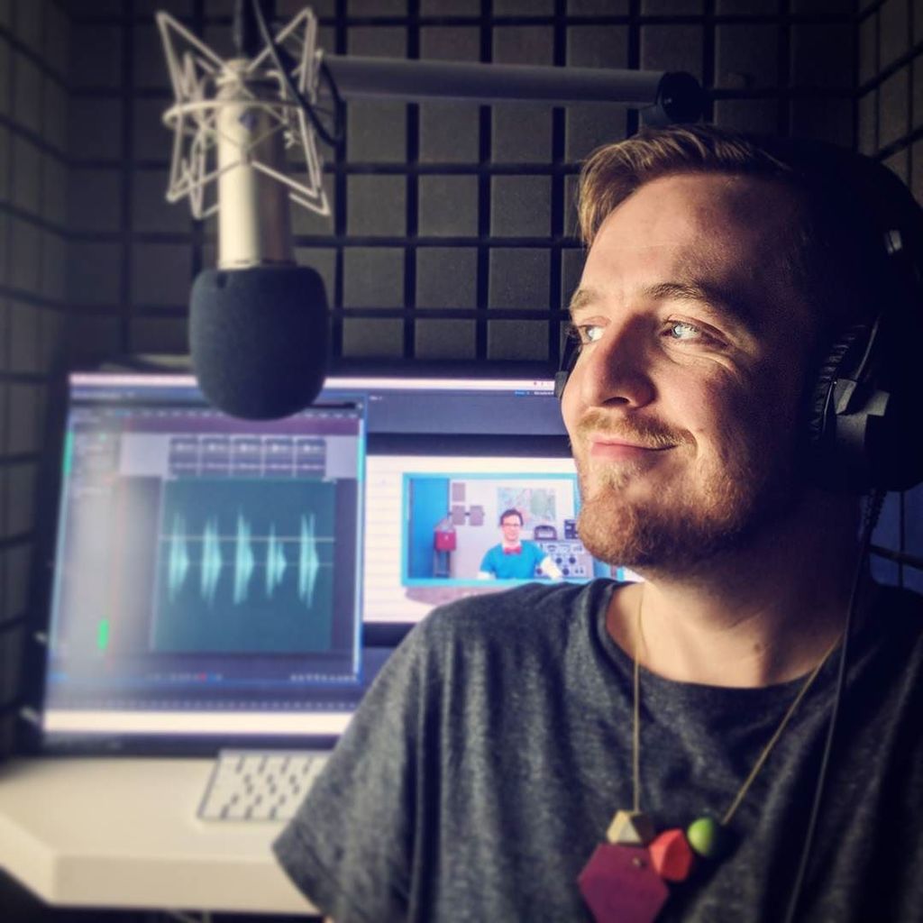 WillMWatt's tweet photo. Willy Watkins, reporting for duty...from 3,000 miles away!
#boothlife #voiceover #u87 #adobeaudition #studiobrick… https://t.co/IMZKoIzunG https://t.co/ZGCyTOyXs8