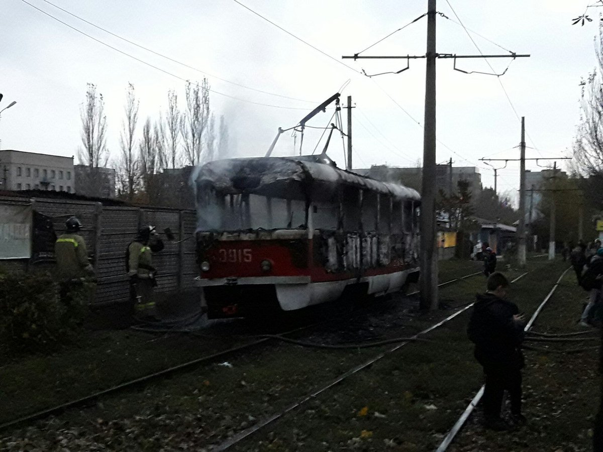 666_mancer's tweet image. Ещё несколько фоток сгоревшего трамвая vk.com/wall-93744481_… #Донецк