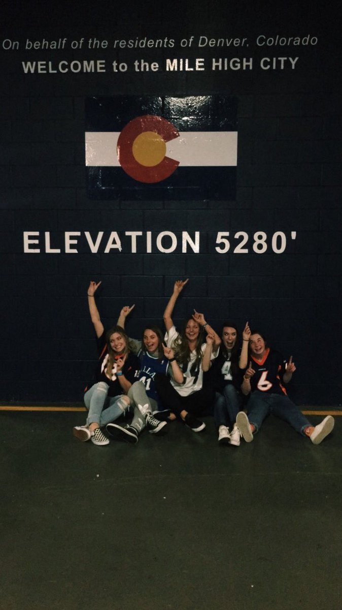 alyssajcantrell's tweet photo. When your school has dances at the broncos stadium 🙌🏼 https://t.co/c1cqyi1sS9