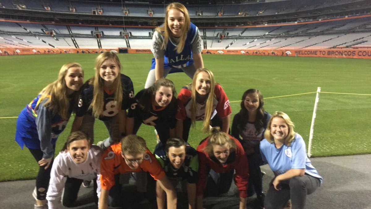 alyssajcantrell's tweet photo. When your school has dances at the broncos stadium 🙌🏼 https://t.co/c1cqyi1sS9