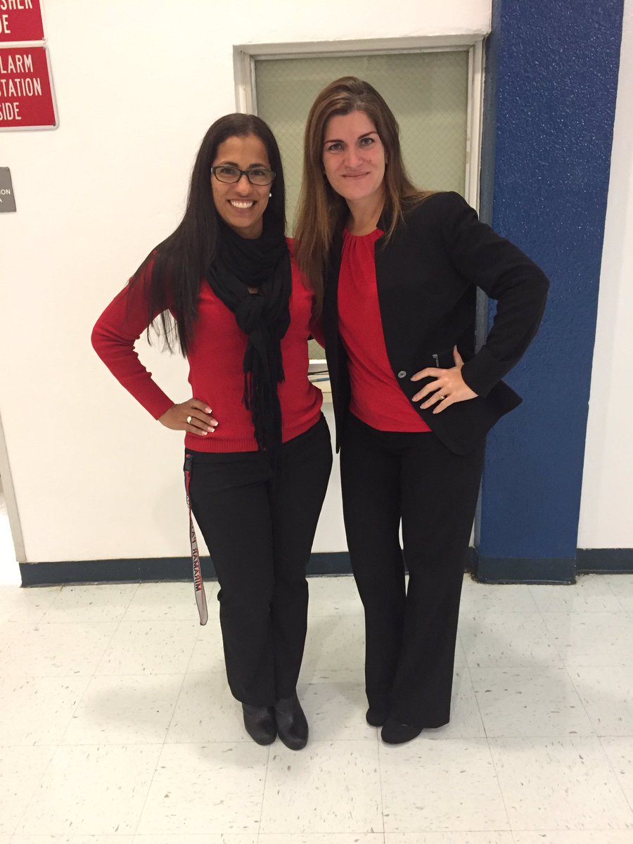 kmar719's tweet photo. My Culinary team is better than yours!! Chat & Chew Day and learning about Khan Academy!! 😍❤️💙#wearredday #chillibar #mhschefs @msformoso https://t.co/p8sYqvO2gJ