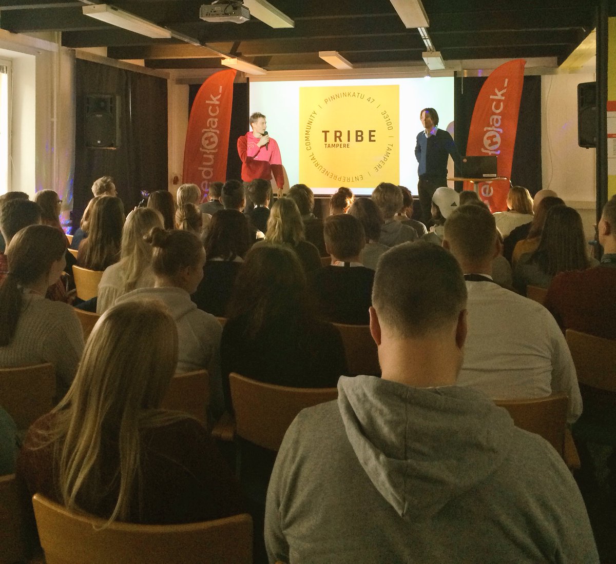 TainaKetola's tweet photo. Viikonlopun ajan #p47 ja #eduhackfi https://t.co/we209KAZMw