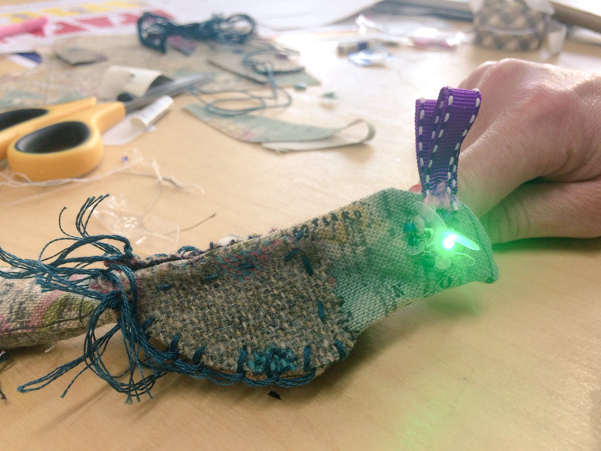 SaraNevay's tweet image. Congrats to all @MakeShiftDND participants - Great makes today &amp;amp; chats about #craft &amp;amp; #wellbeing #CCMakeShiftDo @DJCAD @CraftsCouncilUK