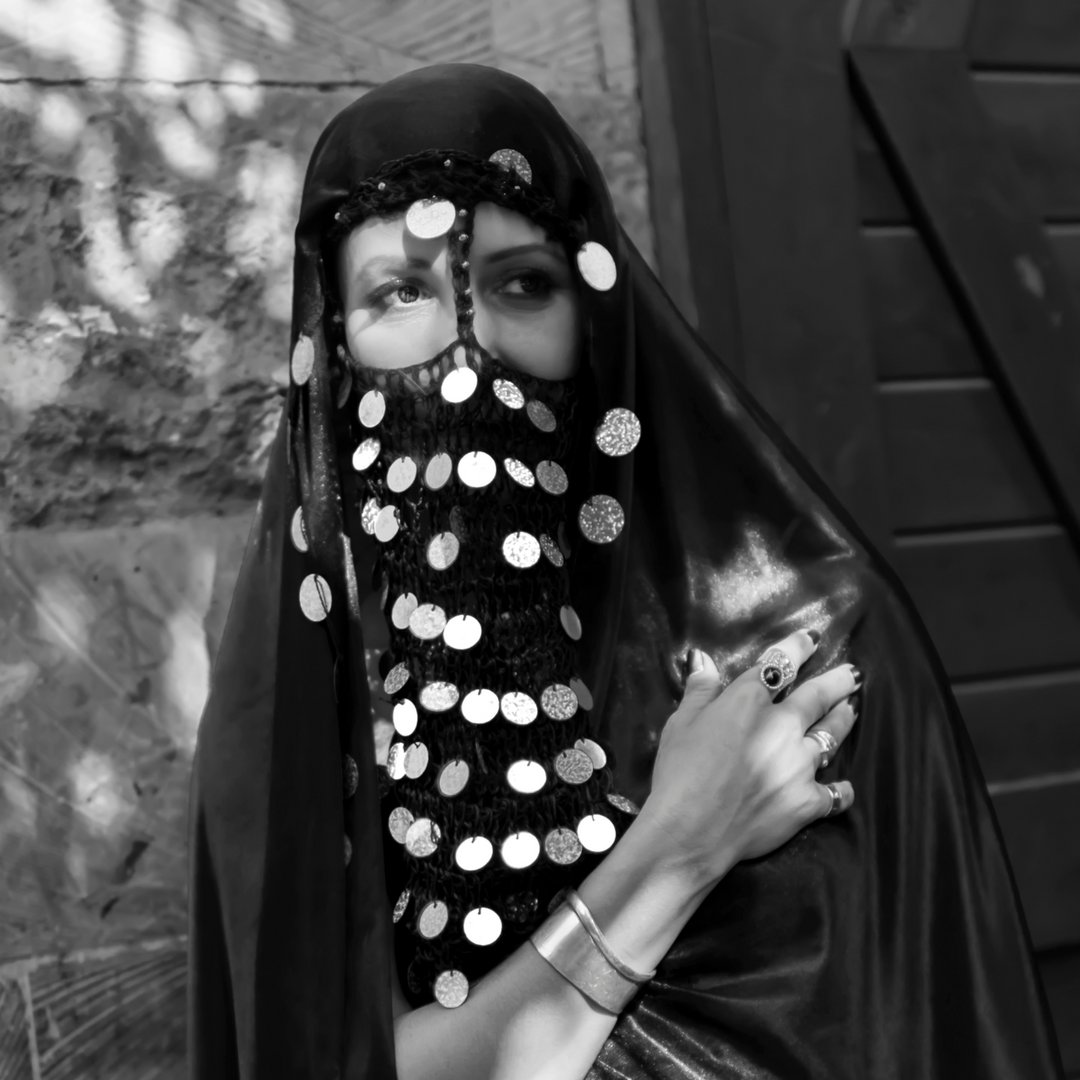 Saqaara's tweet photo. "I wanted to feel the cloth and appreciate its beauty. I needed to travel back in time..." https://t.co/HWWCszYqX9 #OneWorldTurningProject https://t.co/UmmRozuYZh