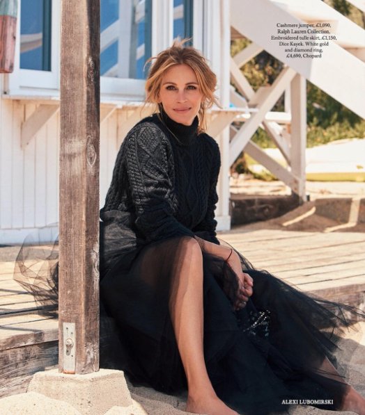 fashionist_club's tweet photo. #JuliaRoberts wears a Ralph Lauren Collection sweater in BazaarUK. #RLIconicStyle https://t.co/ntGo3SLcBh