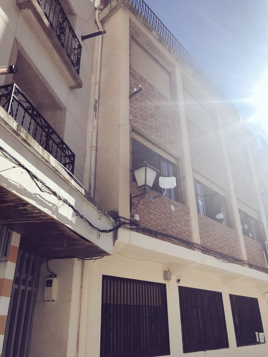 EgJuan92's tweet photo. Colocamos otro punto wifi en el Centro Social de Plaza Mayor desde @Ayto_Bogarra facilitando acceso a Internet a nuestros vecinos. https://t.co/DhjG48yuCQ
