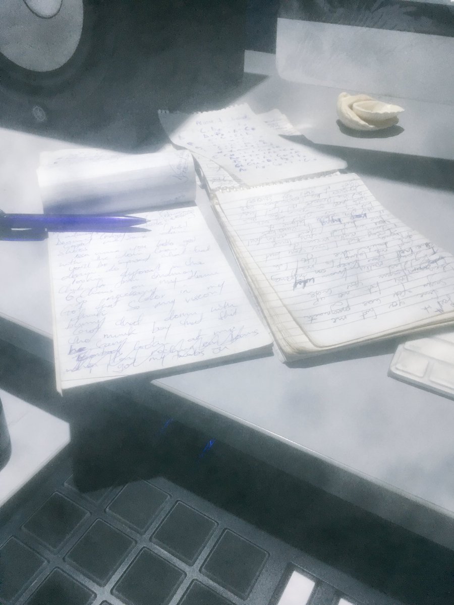 bigtrilkaiza's tweet photo. My  hand writing is the worst but the Ryhmes tight 😎 #Trildom https://t.co/dZPj6a3H4B