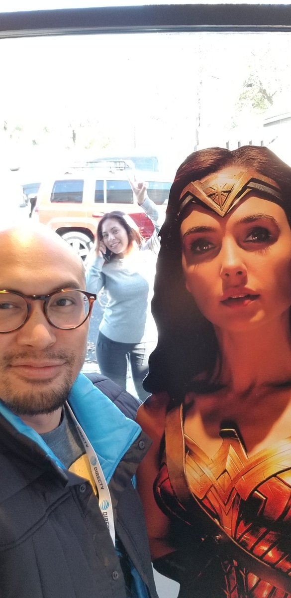 triaji2087's tweet photo. #ATTJusticeLeague #wonderwoman #lifeatatt https://t.co/O9jDdXsjEG