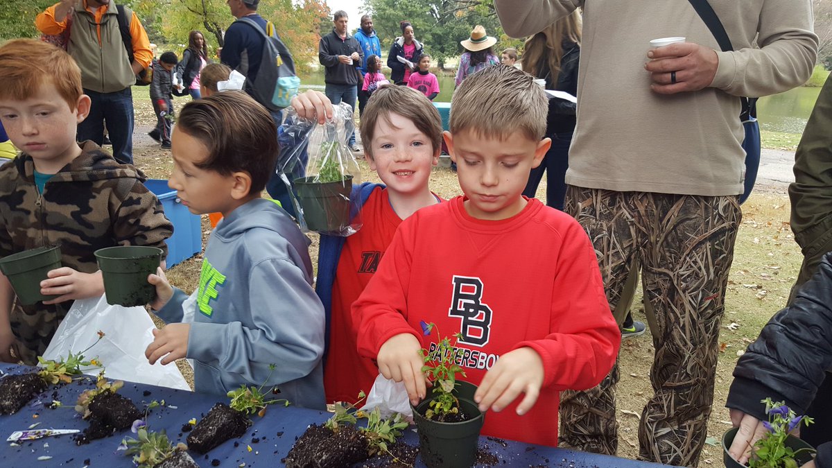 Tracy James tweet media