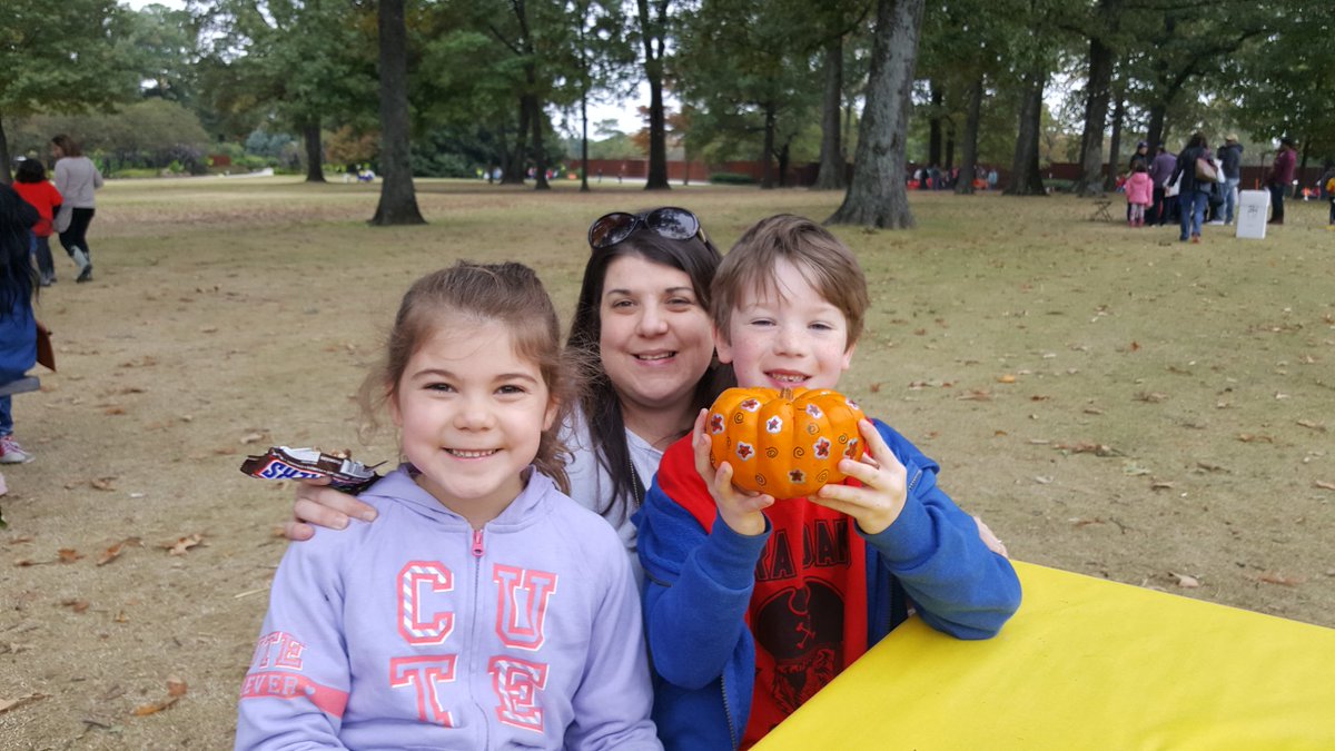 Tracy James tweet media